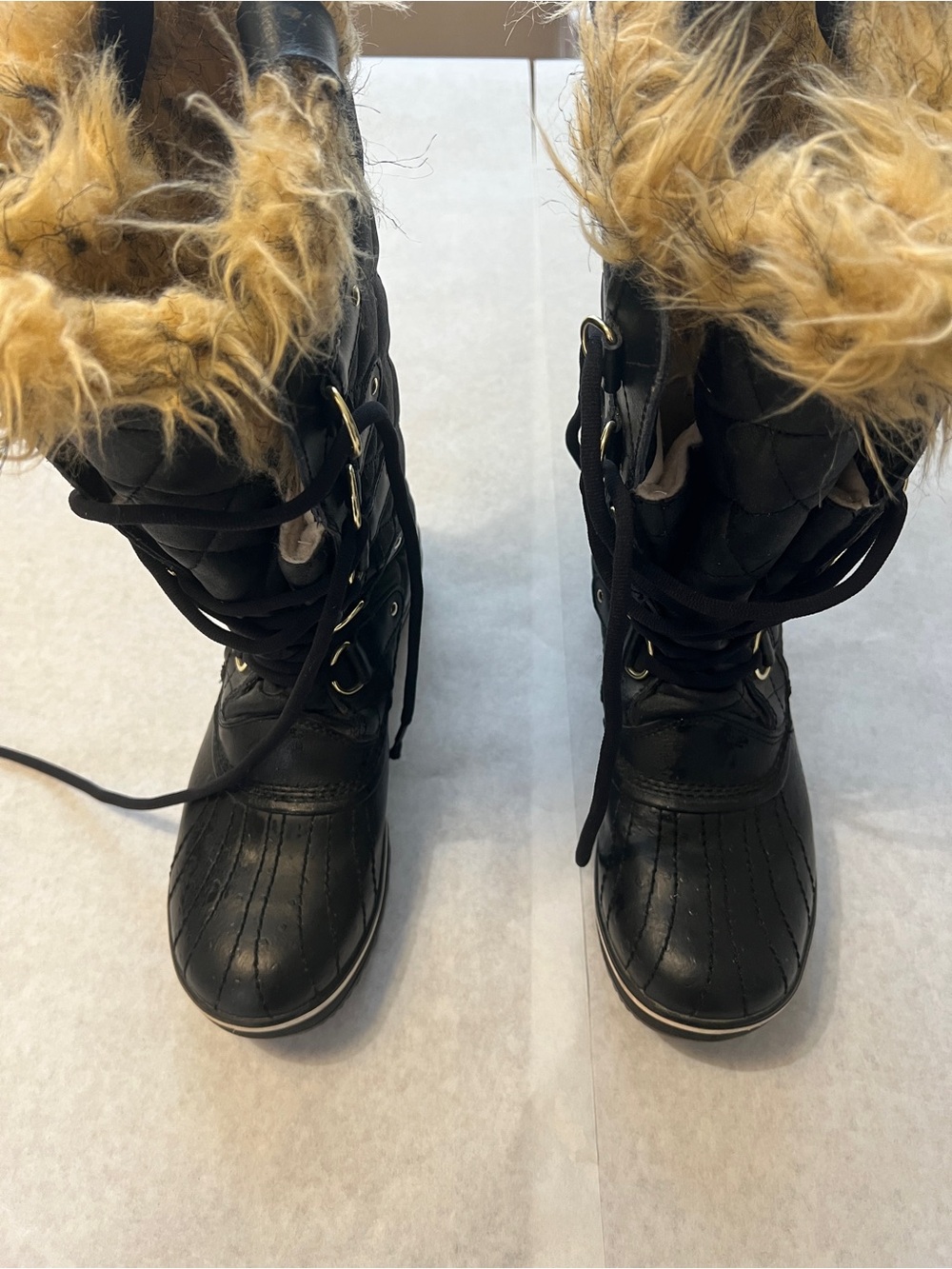 Sorel Black Winter Lace-Up Boots with Tan Faux Fur Trim